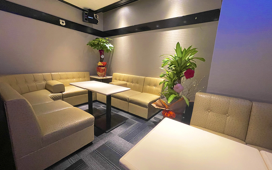 ラウンジ零 店内