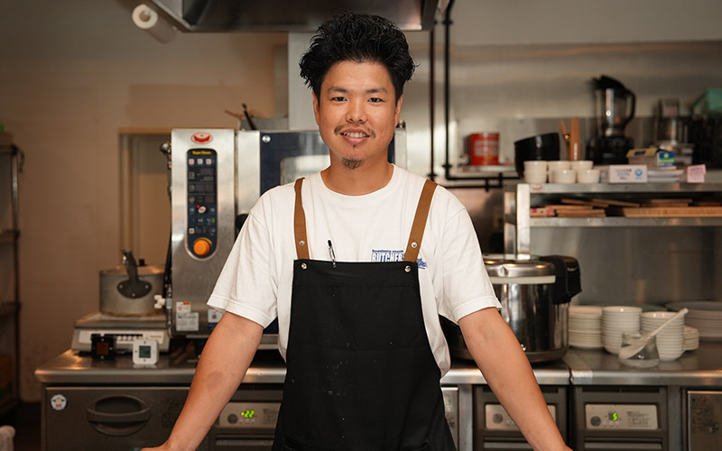 若手料理人の挑戦を、店づくりからその先まで支える